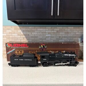 LIONEL   4-4-2 A.T.S.F. STEAM LOCOMOTIVE &TENDER 2 FIGURES